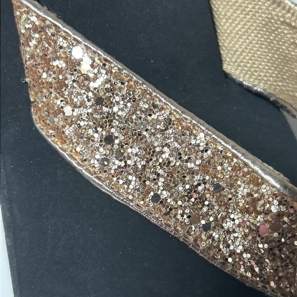 Yellow‎ Box Women's 6.5 Bling Sandal Gold Sequins Flip Flops Thongs - Picture 8 of 8